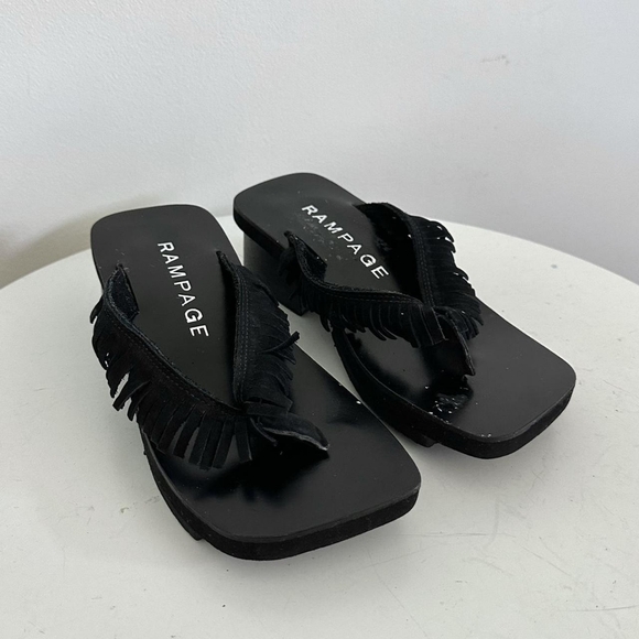 Rampage Black Fringe Women's Sandals - Picture 1 of 5